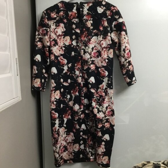 M Flowery Mini Dress - Picture 8 of 15